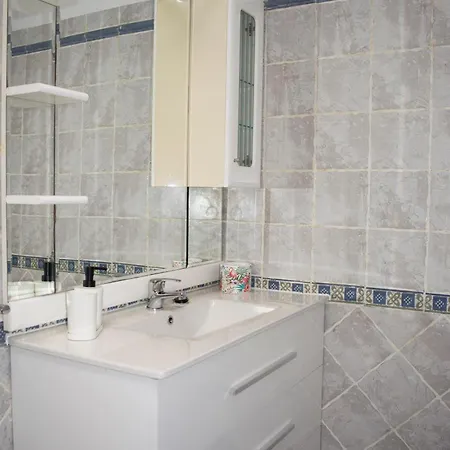 Familiar En Tenbel- Costa Del Silencio *