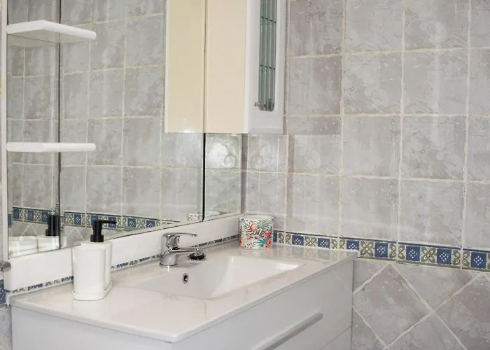 Familiar En Tenbel- Costa Del Silencio *